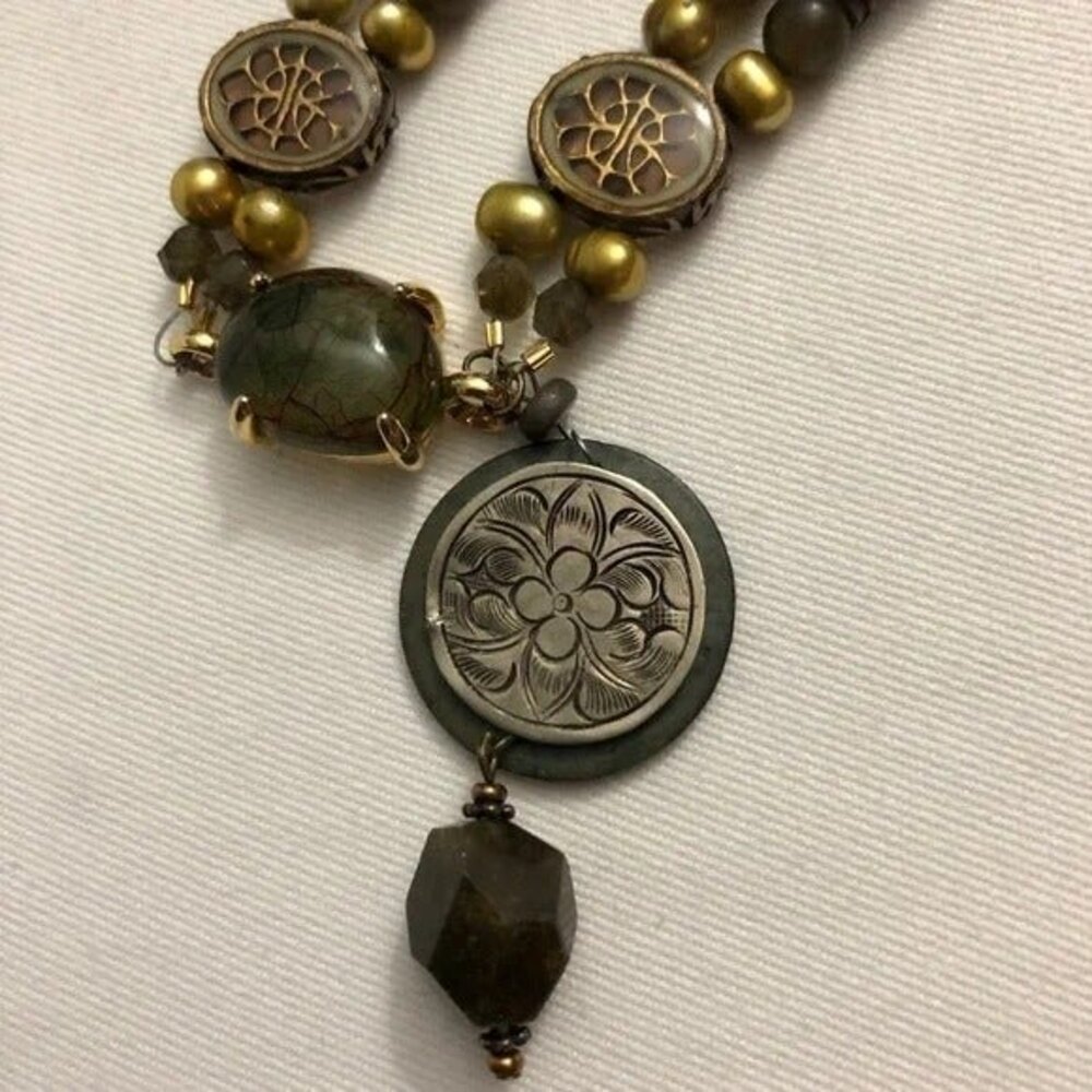 Stone Resin Beaded Pendant Necklace Neutral Tones - Picture 4 of 8
